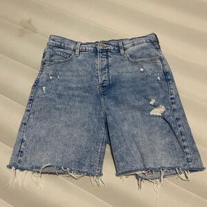 Blue Light Wash Frayed Jorts - Old Navy Size 14